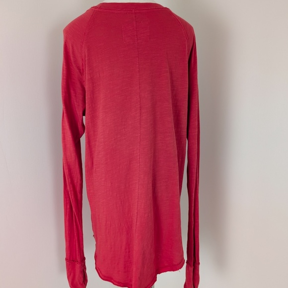 We The Free People Long Sleeve Red Top T-shirt Finger Holes Scoop Neck Tunic - Picture 5 of 8